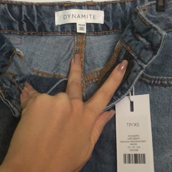 Never worn dynamite denim skirt - Picture 2 of 2